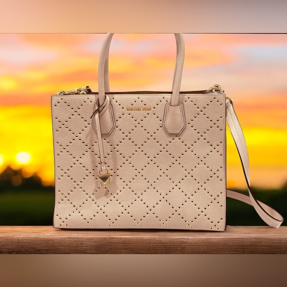 Michael Kors MERCER STUD & GROMMET LARGE CONVERTIBLE TOTE Pink Handbag - Picture 3 of 8